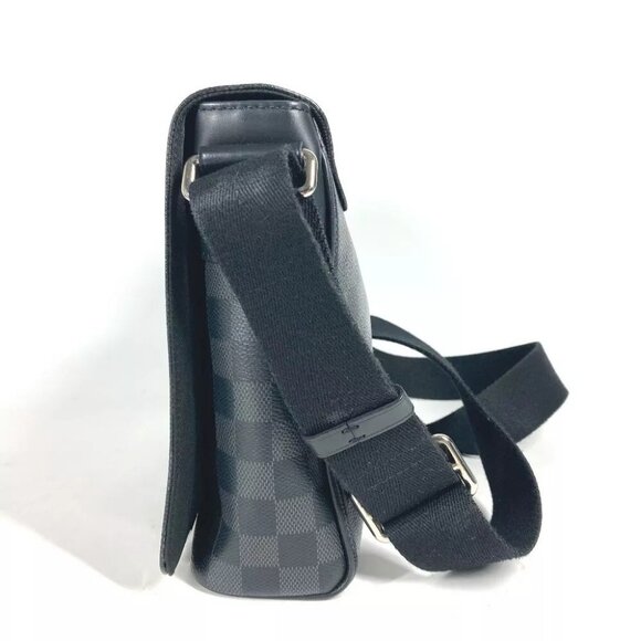 LOUIS VUITTON Damier Graphite District PM NM Crossbody Shoulder Bag - Picture 4 of 13